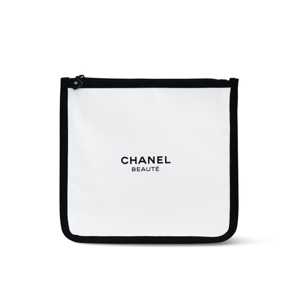 Chanel Beauté Pouch